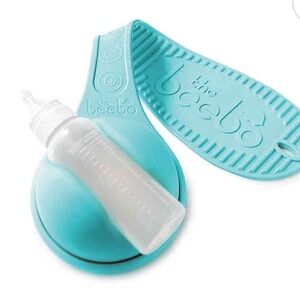 The beebo hands free bottle holder